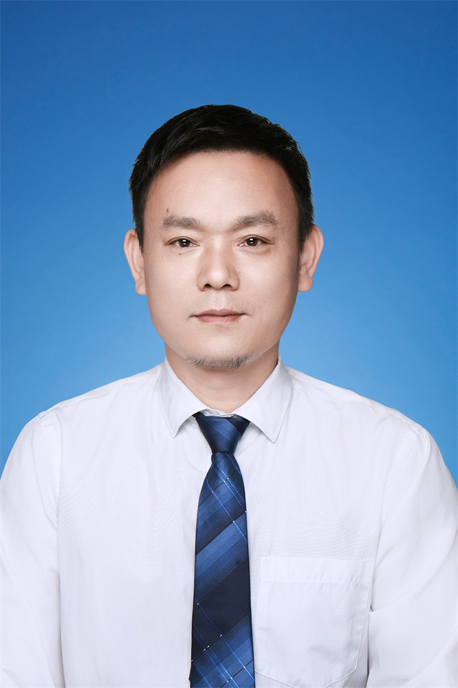 后勤副校长 彭志文